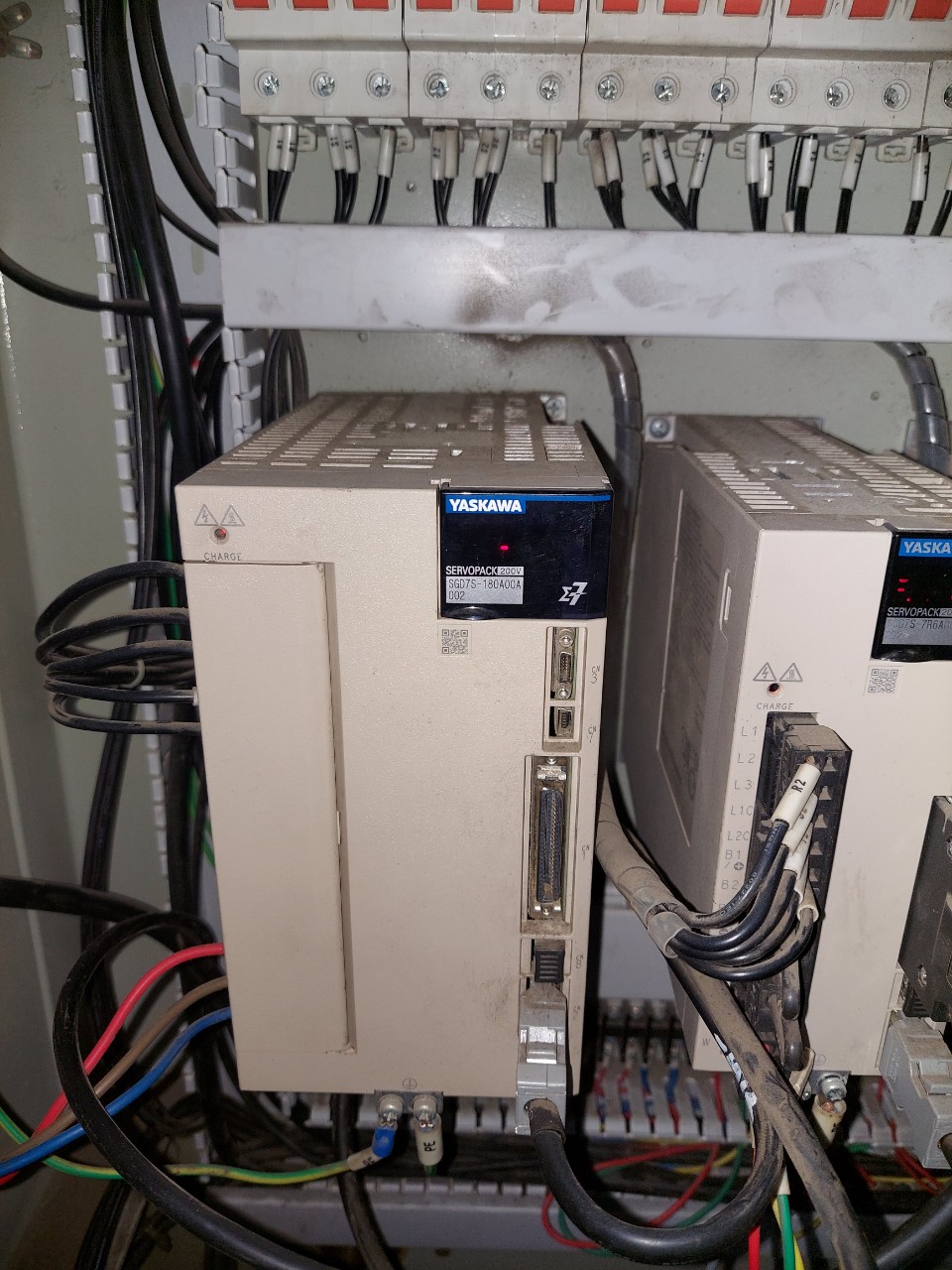 Sửa servo Yaskawa SGD7S bị lỗi chỉ hiển thị gạch ngang ở màn hình