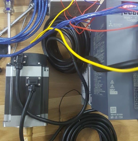 HƯỚNG DẪN TEST JOG SERVO MITSUBISHI MR-JE-70A HƯỚNG DẪN TEST JOG SERVO MITSUBISHI MR-JE-70A