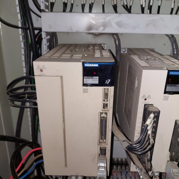 Sửa servo Yaskawa SGD7S bị lỗi chỉ hiển thị gạch ngang ở màn hình