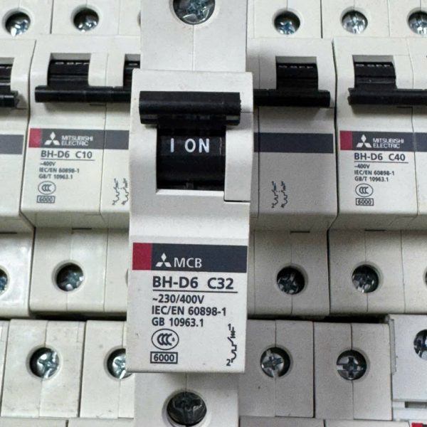 CẦU DAO ĐIỆN BH-D6 1P 32A TYPE C N CẦU DAO ĐIỆN BH-D6 1P 32A TYPE C N