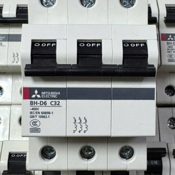 CẦU DAO ĐIỆN BH-D6 3P 32A TYPE C N