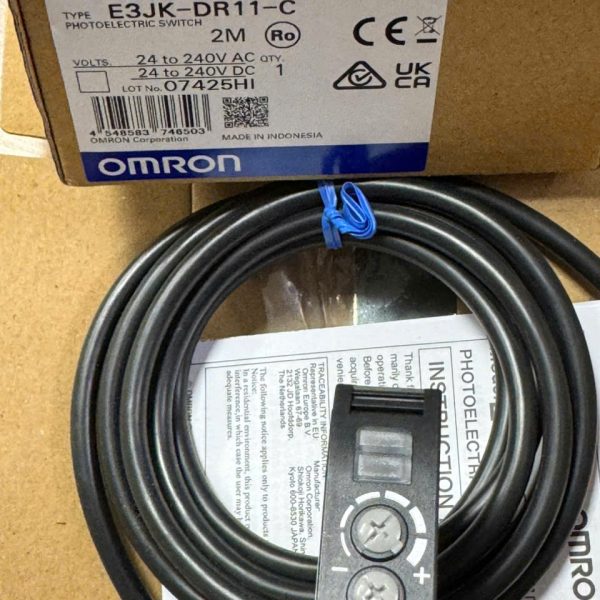 CẢM BIẾN OMRON E3JK-DR11-C 2M