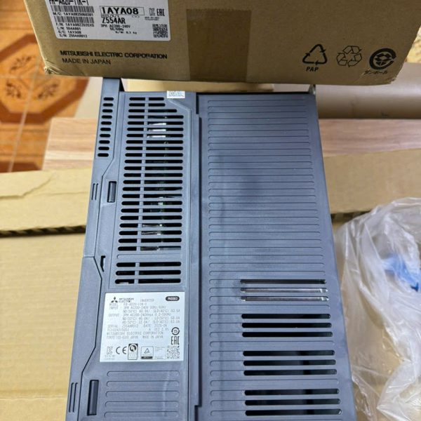 BIẾN TẦN MITSUBISHI FR-A820-11K-1 BIẾN TẦN MITSUBISHI FR-A820-11K-1