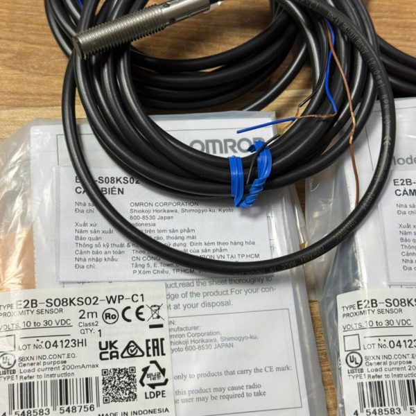 CẢM BIẾN OMRON E2B-S08KS02-WP-C1